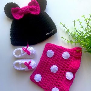 Crochet minni mouse outfit